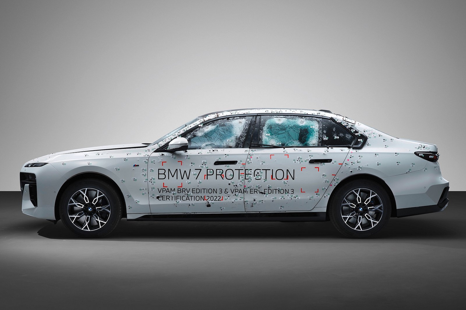 بي إم دبليو-BMW i7