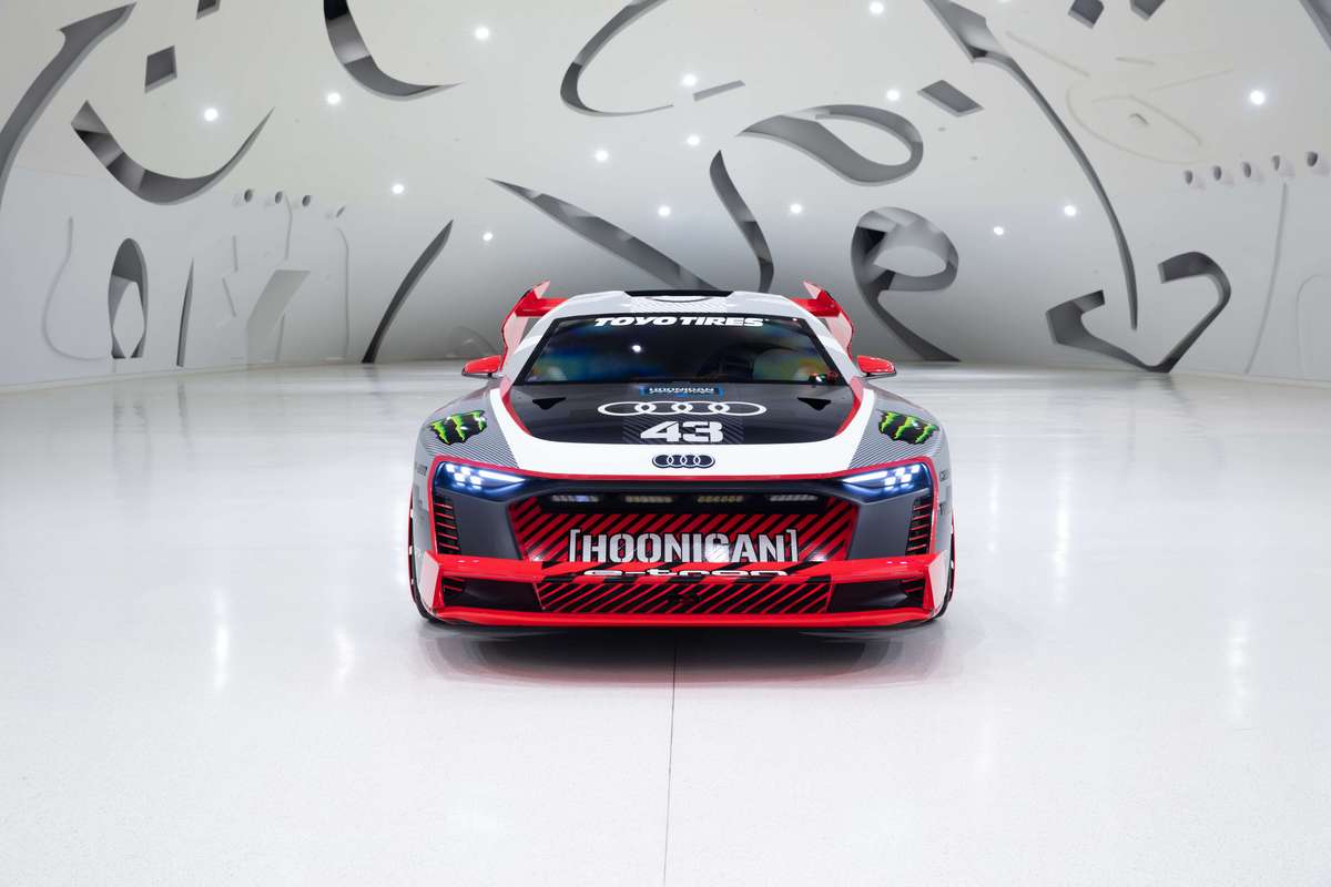 audi-e-tron-quattro-hoonitron