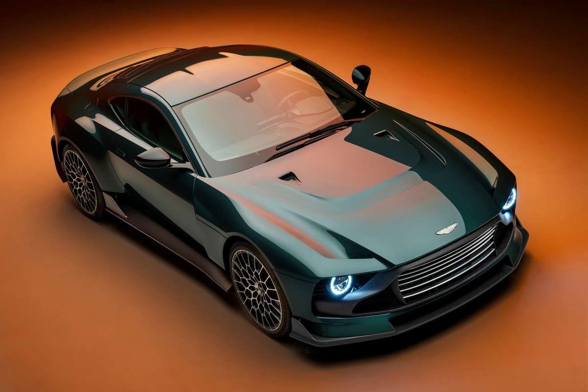  Aston-Martin-valour