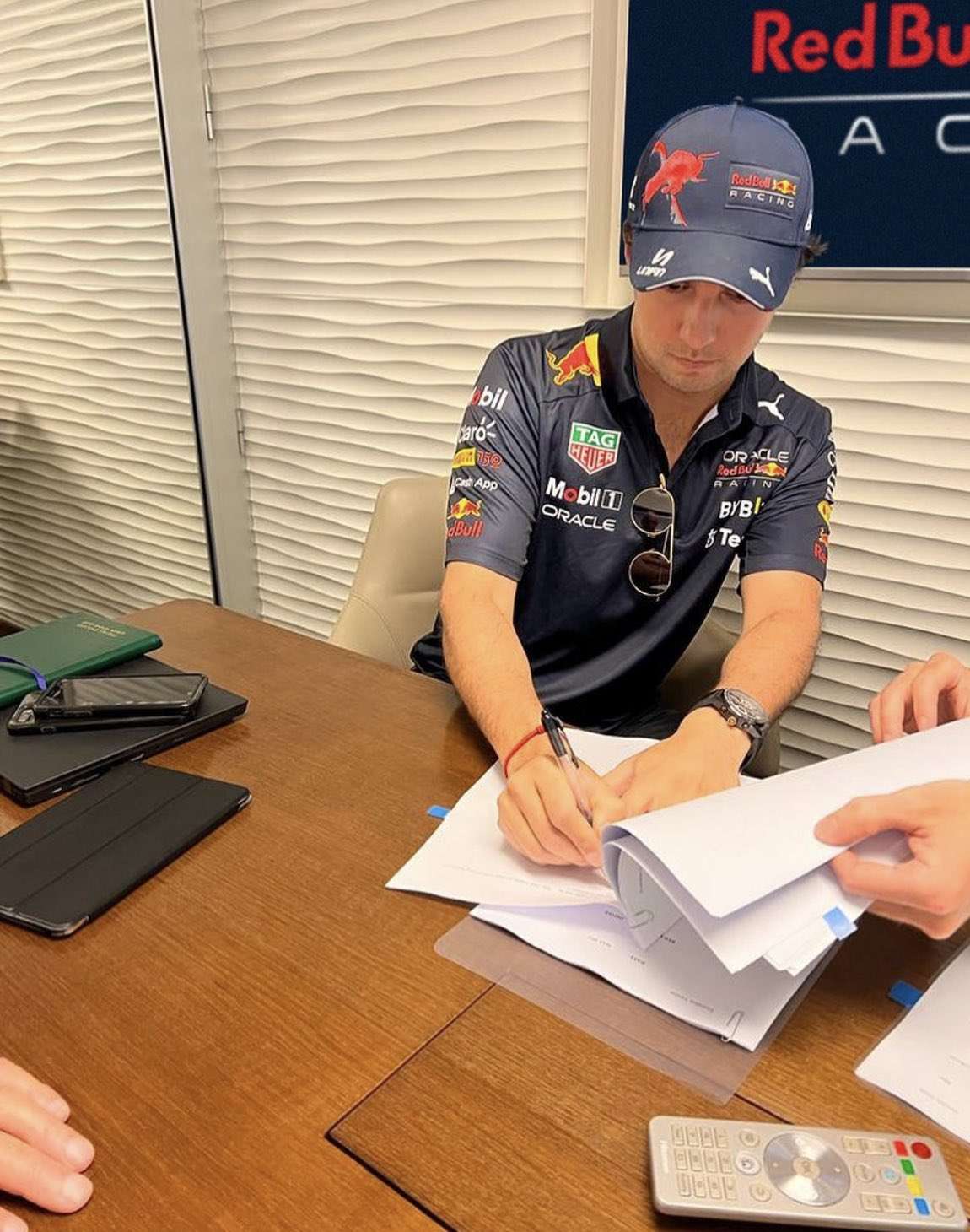 Sergio Perez extends F1 contract through 2024