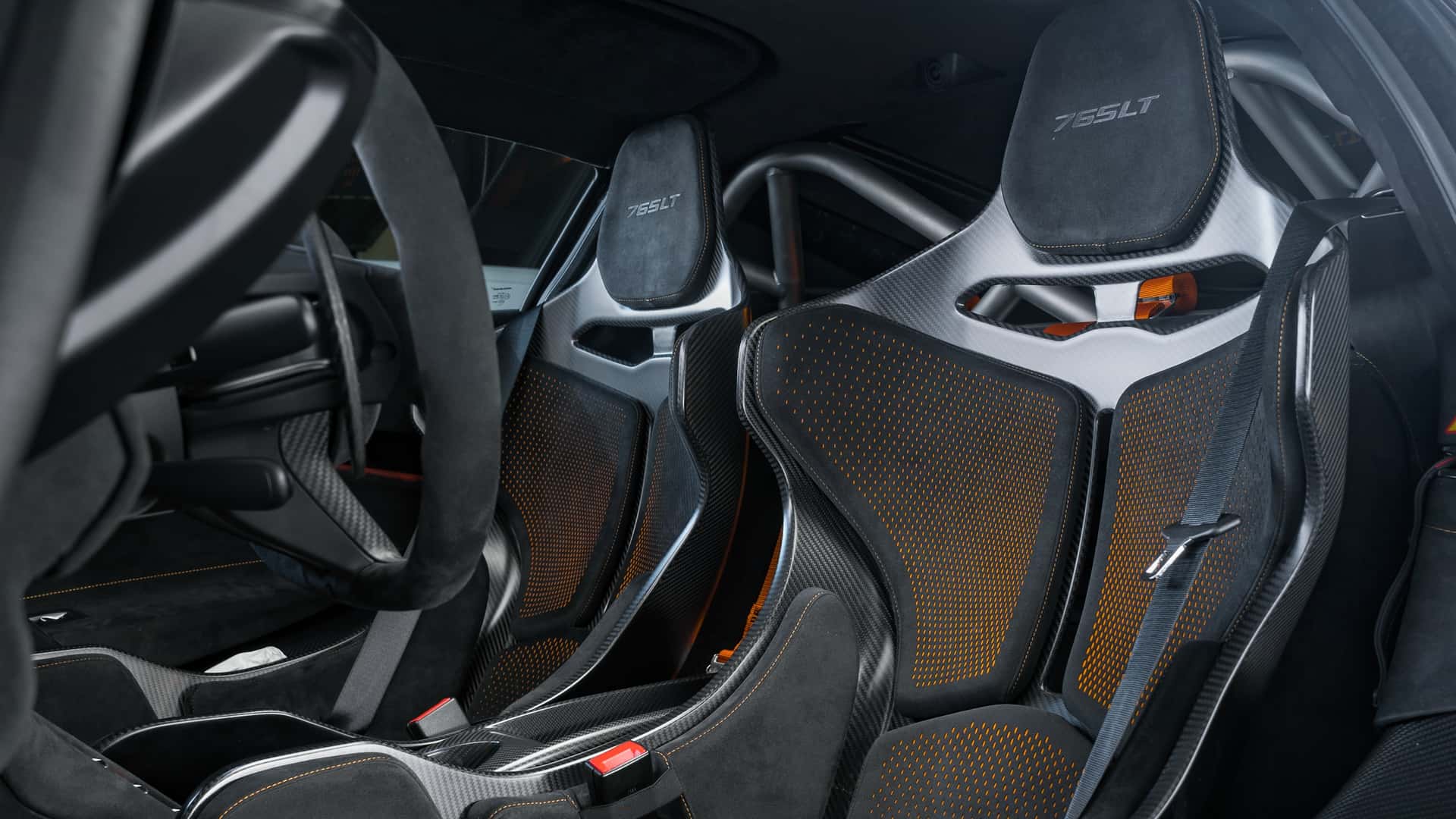 765LT-مقاعد-مكلارين