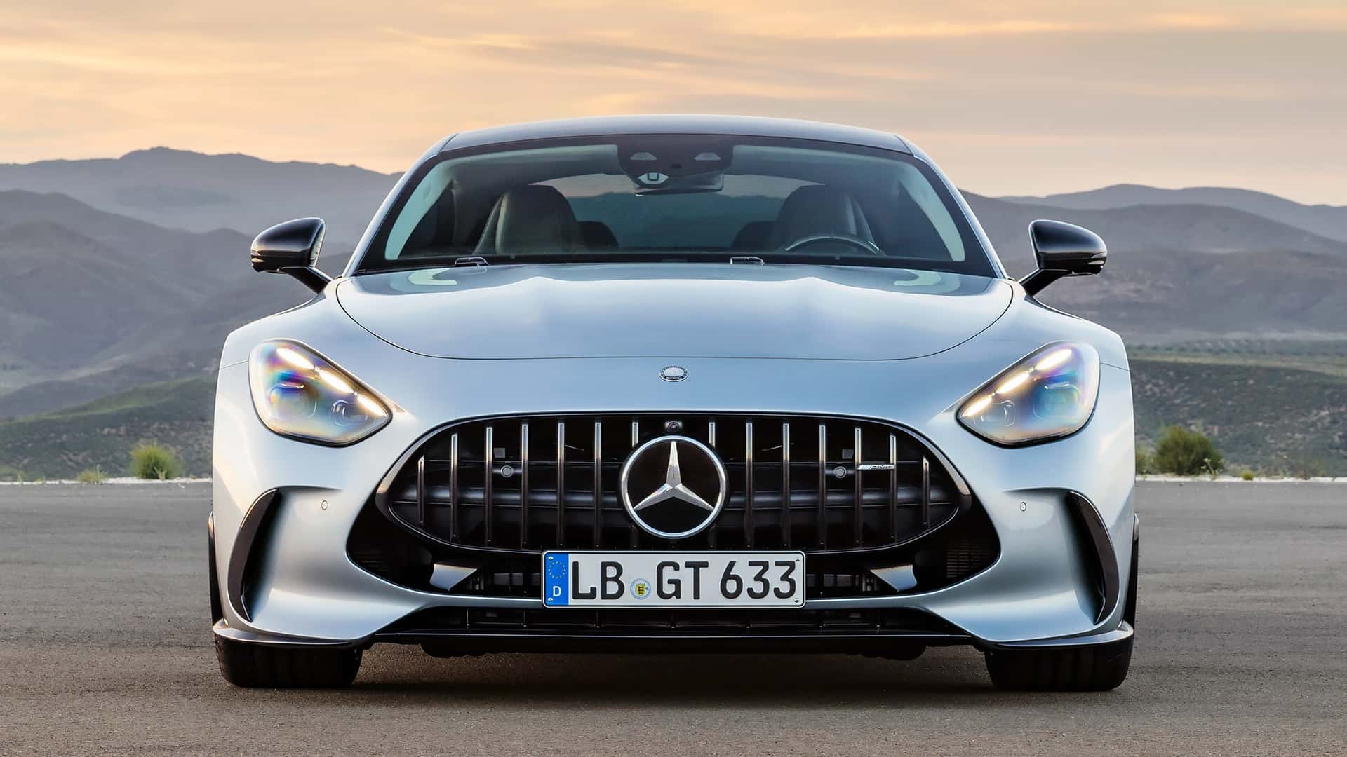مرسيدس-AMG-GT-من-الأمام