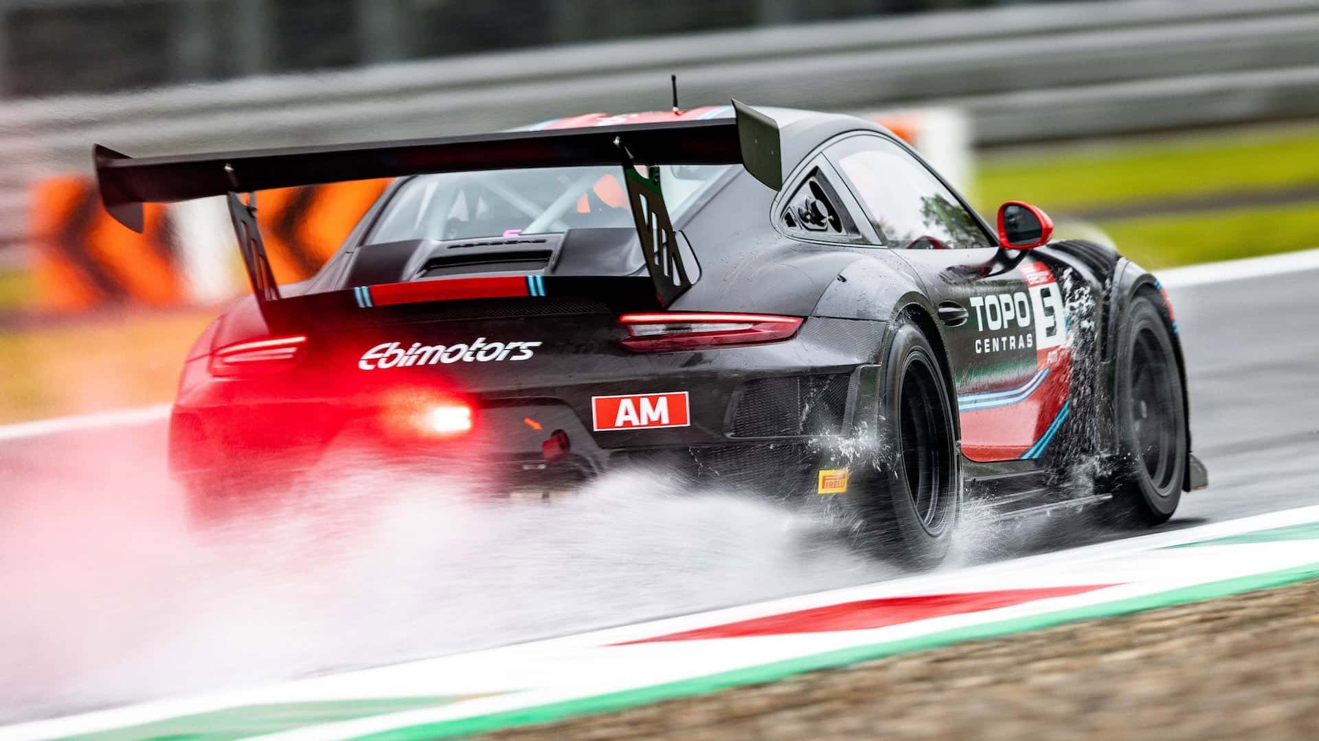سيارة السباق  بورش 911 GT2 RS Clubsport Evo