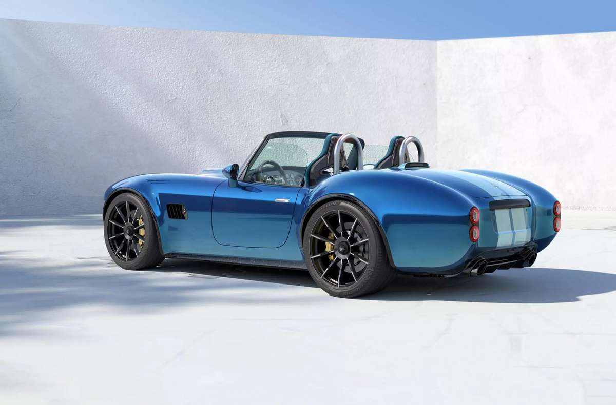 أداء  كينج كوبرا 2023 AC Cobra GT Roadster